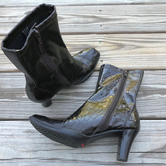 AEROSOLES Shoes - Aerosoles Women Heeled Boots Cinsual Vegan Dark Br